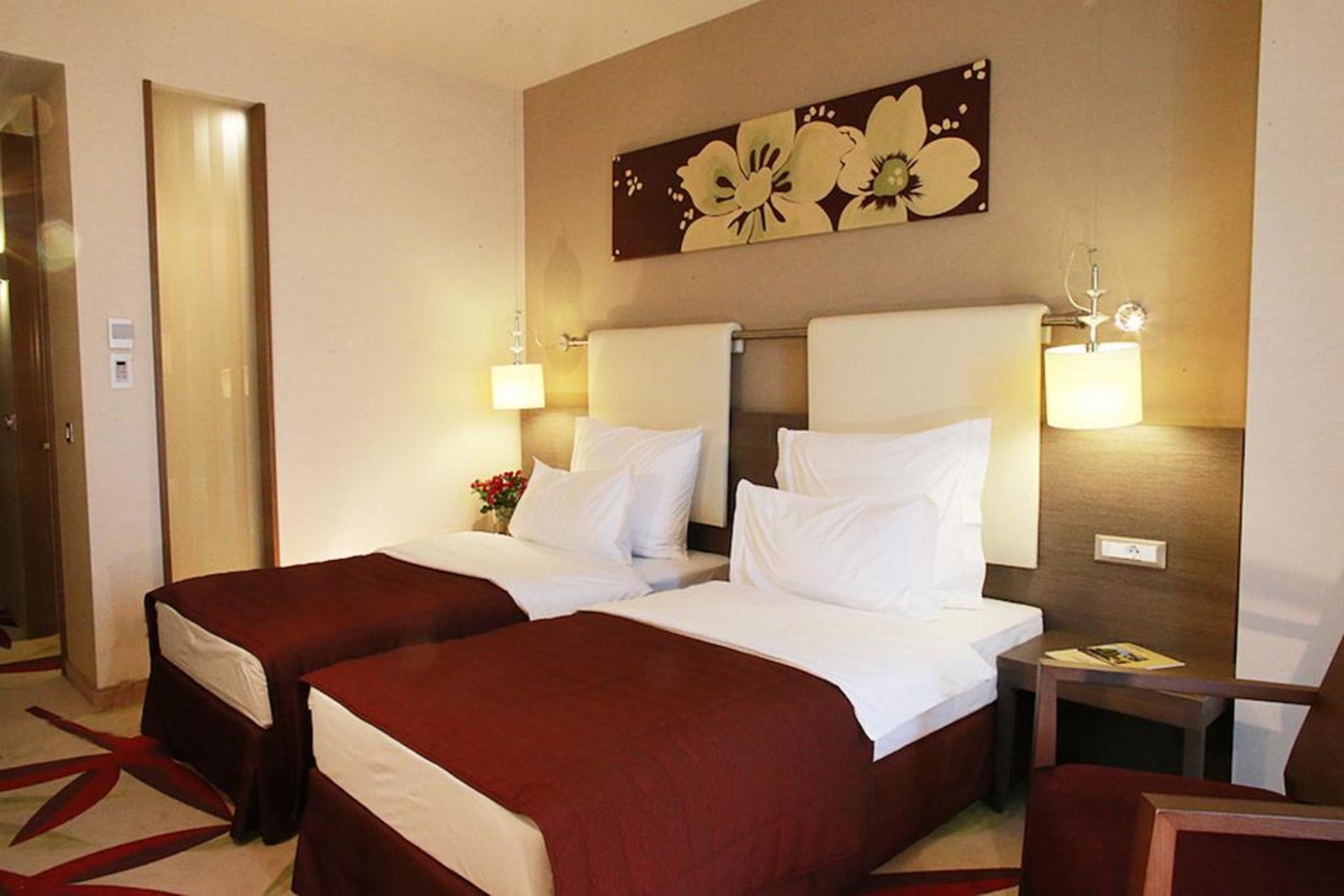 Golden Tulip Ana Dome Hotel Клуж-Напока Экстерьер фото
