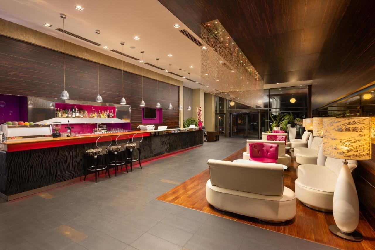 Golden Tulip Ana Dome Hotel Клуж-Напока Экстерьер фото