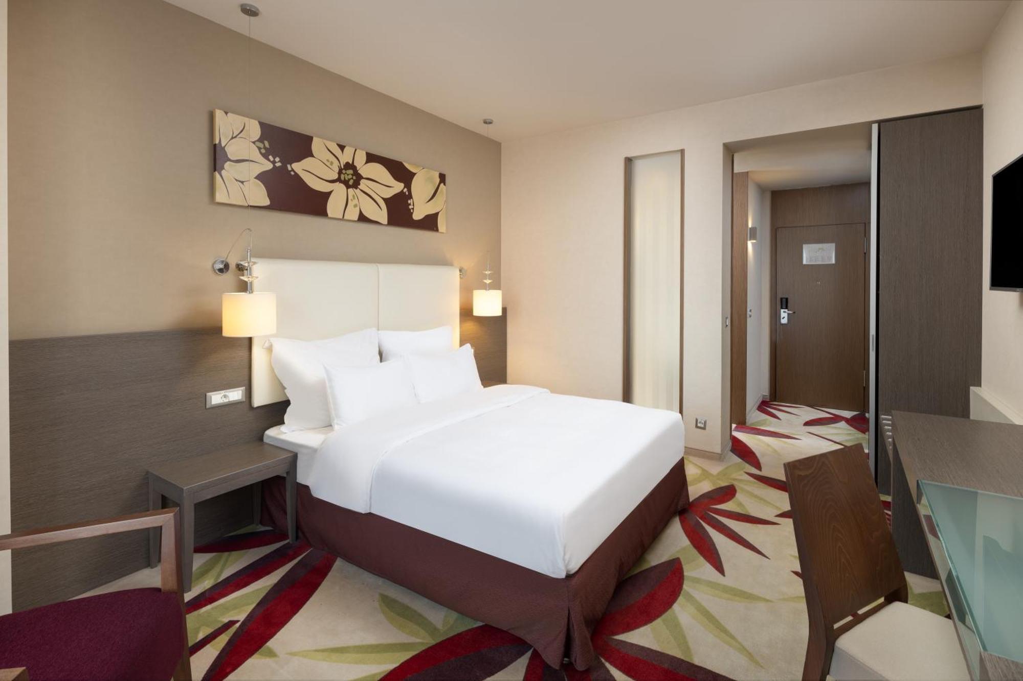 Golden Tulip Ana Dome Hotel Клуж-Напока Экстерьер фото