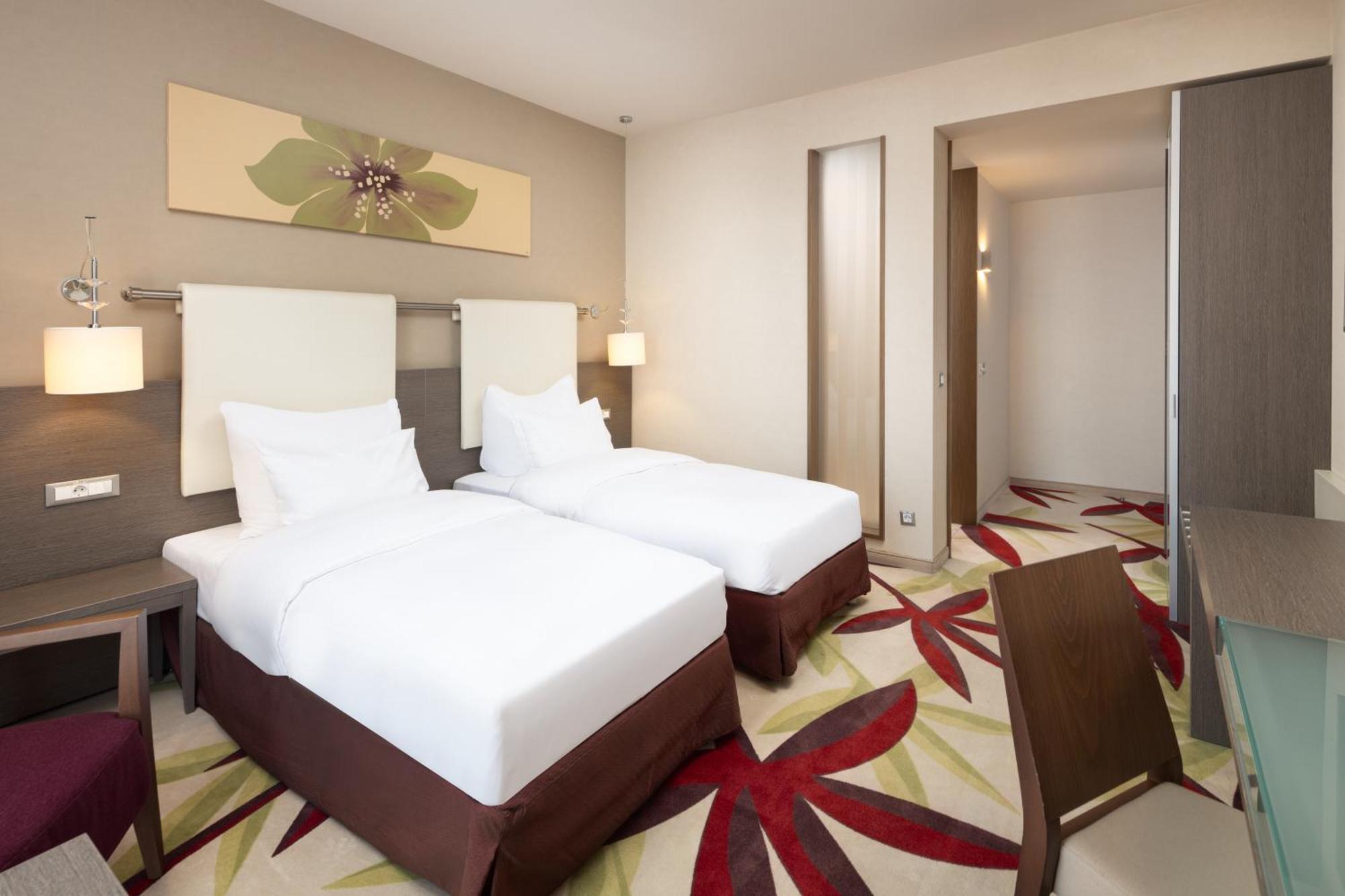 Golden Tulip Ana Dome Hotel Клуж-Напока Экстерьер фото